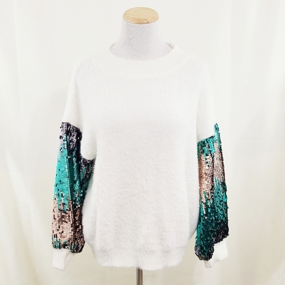 Dreamers sequin sleeve fuzzy white sweater - Picture 1 of 7